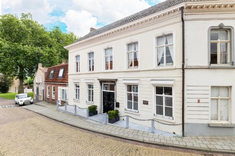 Burg. Maarleveldstraat 5